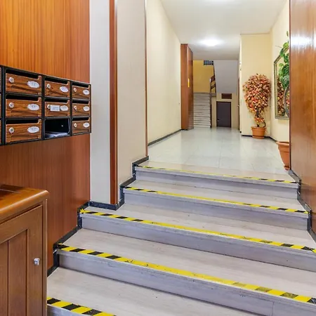 Flatguest Triana Urbano Appartement